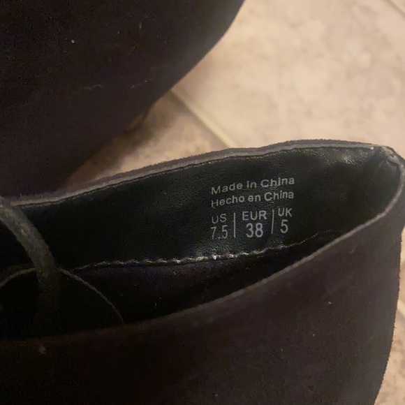 SHOES! - Picture 2 of 4